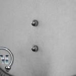 Surfacepiercing Dekollete Piercer Tempel München